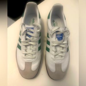 Green&white Adidas Samba, only worn once excellent condition